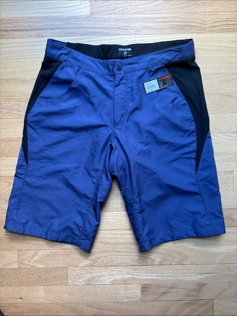 NWT Dakine Shorts Women’s Size 30 Crown Blue Siren Bike Short Zip-Fly